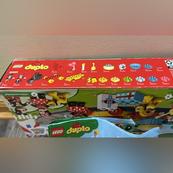 LEGO DUPLO Mickey & Minnie Celebration Train Set - Picture 5 of 5